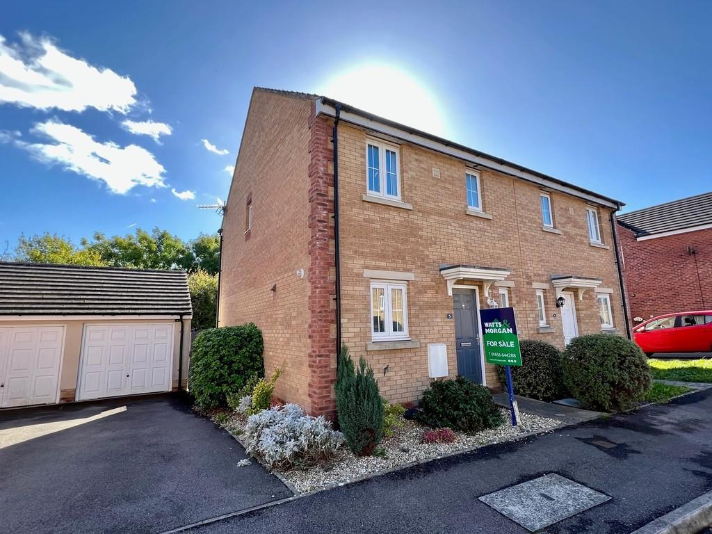 Maes Y Piod, Broadlands, Bridgend... 3 bed semidetached house £245,000