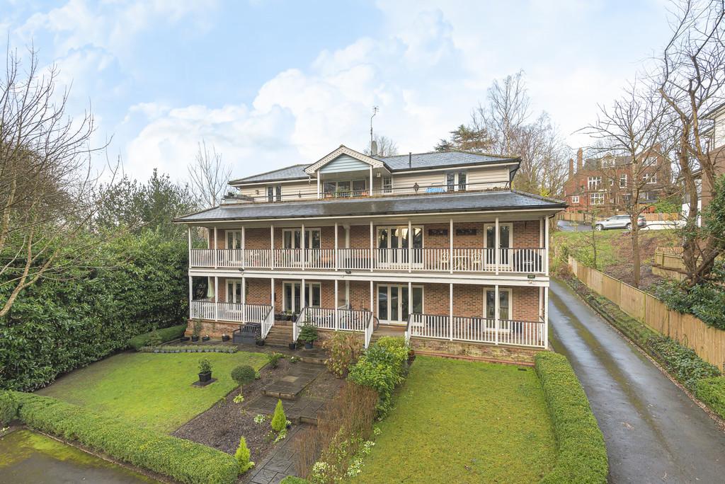 Sandhurst Road, Tunbridge Wells 2 bed apartment £1,500 pcm (£346 pw)