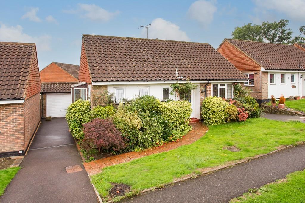 High Cross Fields, Crowborough 2 bed detached bungalow for sale £500,000
