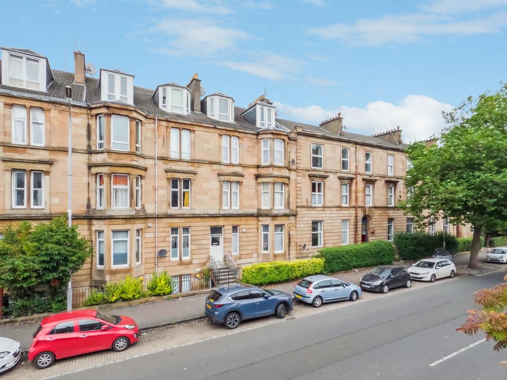 Paisley Road West, Flat 2/1, Ibrox, Glasgow, G51 1BJ 4 bed flat for