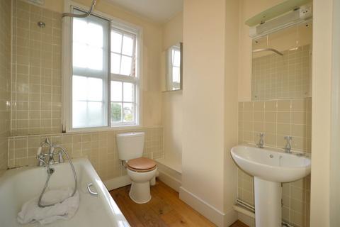1 bedroom apartment to rent, New Court, Lutton Terrace