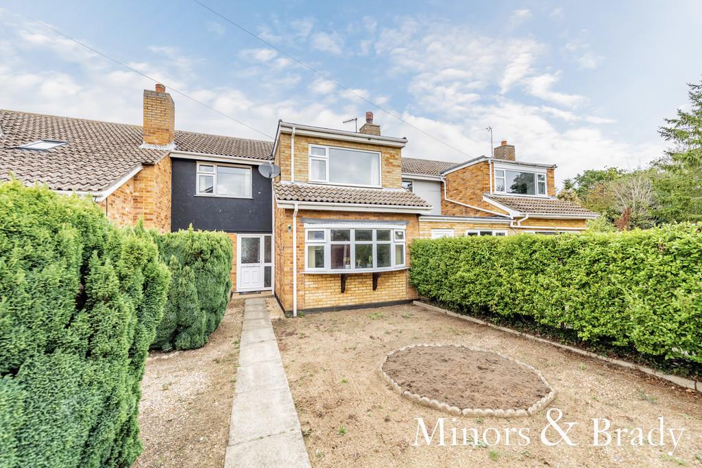 Kestrel Green, Oulton Broad 3 bed terraced house £240,000