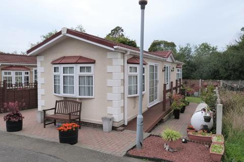 2 bedroom mobile home for sale - Woodbine Close, Waltham Abbey