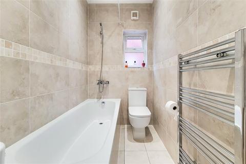 3 bedroom flat to rent, Larch Road, Cricklewood, London
