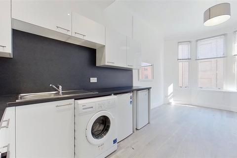2 bedroom flat to rent, Duke Street, Glasgow, G31
