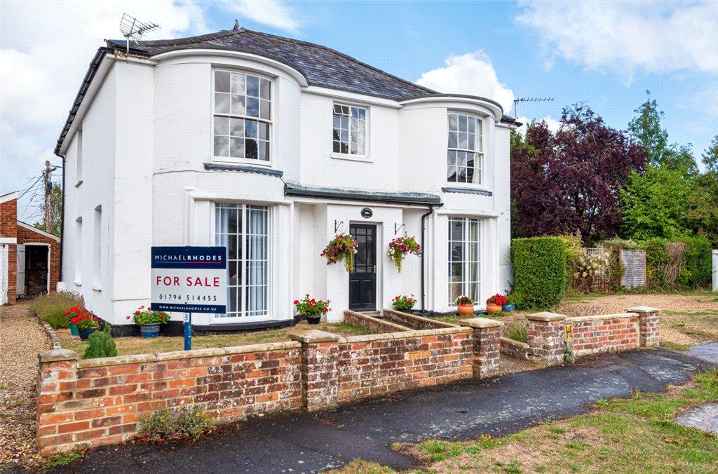 St. Clements Close, Romsey, Hampshire 1 bed apartment £190,000