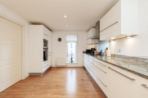 2 bedroom flat to rent, Dempsey Court, West End, Aberdeen, AB15