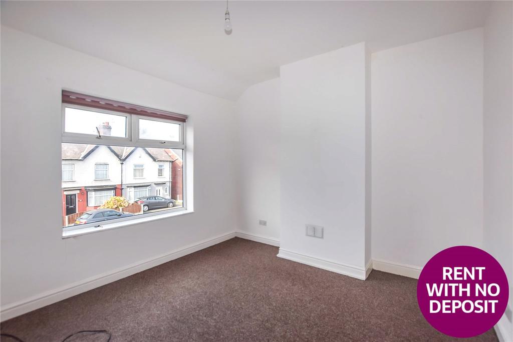 Worsley Road, Eccles, Manchester, M30 3 bed semidetached house £895