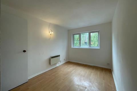 2 bedroom flat for sale, Pavilion Way, Edgware, HA8