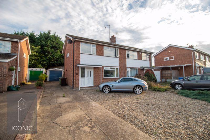 Borrowdale Drive, Norwich 3 bed semidetached house £270,000