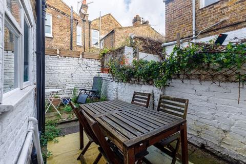 10 Gayford Road, London, W12 9BN