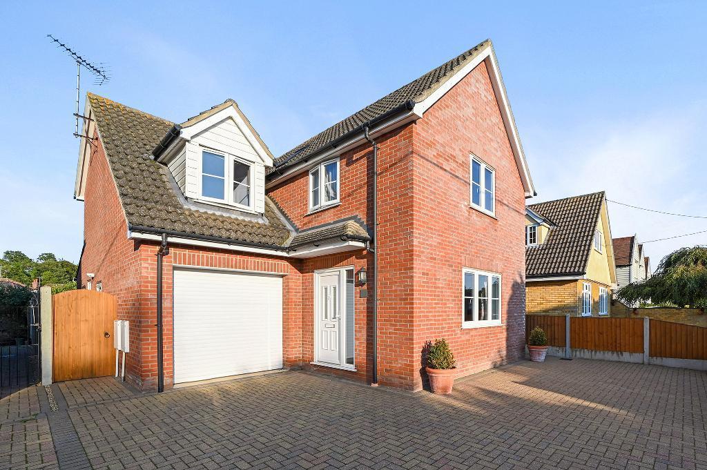 School Lane, Lawford, CO11 2HZ 4 bed detached house £465,000