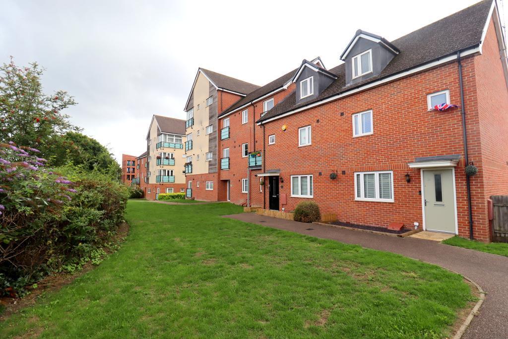 Vauxhall Way, Dunstable, Bedfordshire, LU6 1BF 1 bed apartment £167,500