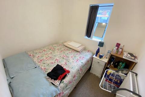 2 bedroom apartment to rent, Fitzroy Street, Sandown