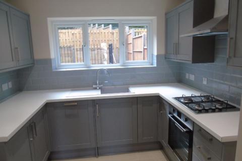 3 bedroom semi-detached house to rent, Fivefield Road, Coventry