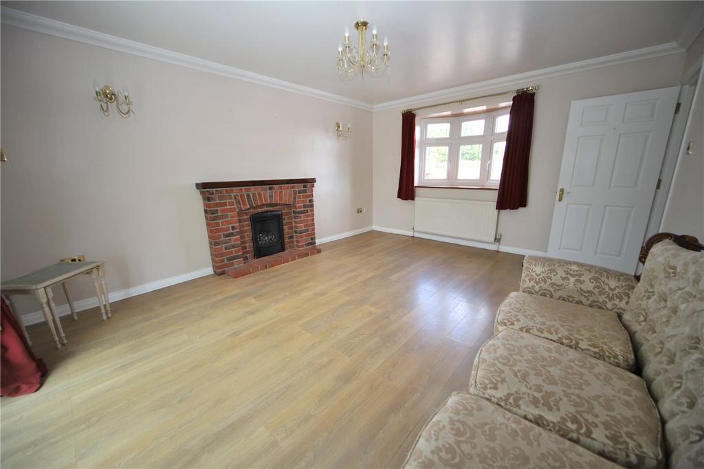East Tilbury Road, Linford, Essex, SS17 2 bed bungalow £1,375 pcm (£
