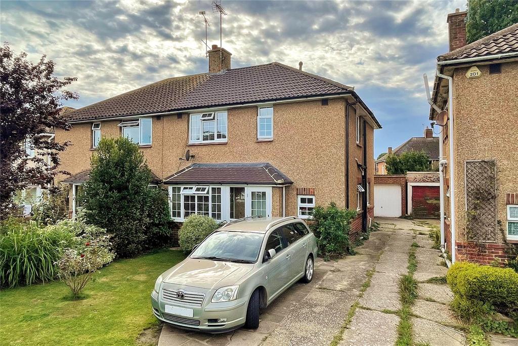 Nutley Crescent, GoringbySea, Worthing, West Sussex, BN12 3 bed semi