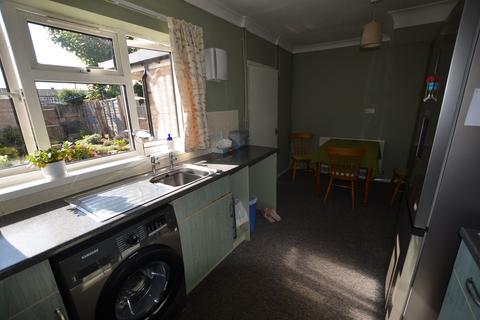 3 bedroom terraced house to rent - Flore Close, Peterborough, PE3