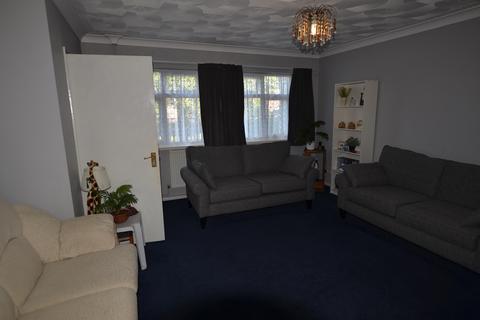 3 bedroom terraced house to rent - Flore Close, Peterborough, PE3