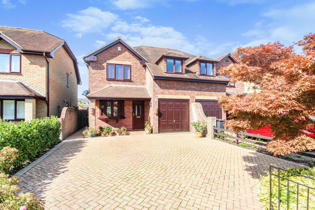 Alum Chine Road, WESTBOURNE, BH4 3 bed house £650,000