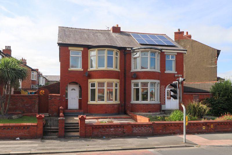 Beech Avenue, Blackpool 3 bed semidetached house £160,000