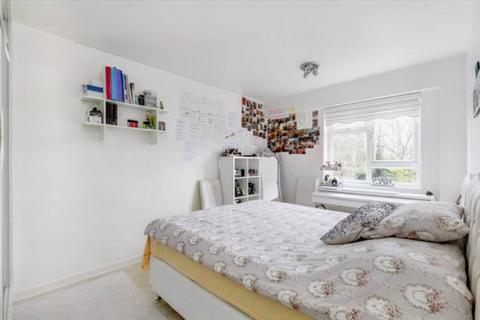 2 bedroom flat for sale, Lordship Road, London N16