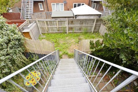 19 Macgregor Road, London, E16 3LL