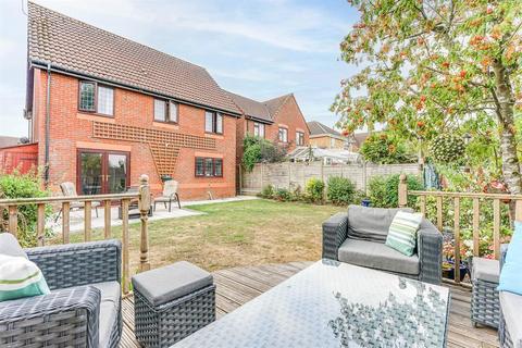 18 Campbell Close, Buntingford, SG9 9BY