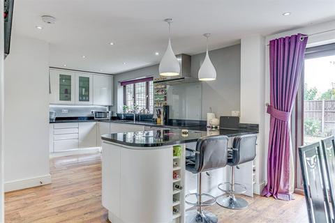 18 Campbell Close, Buntingford, SG9 9BY