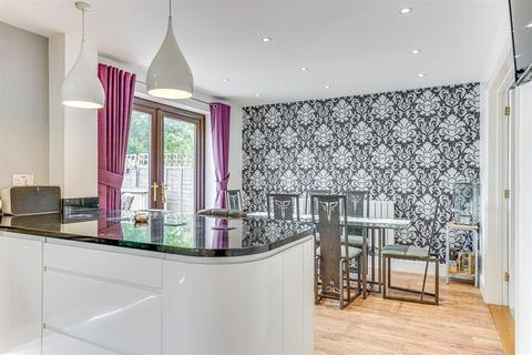 18 Campbell Close, Buntingford, SG9 9BY