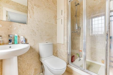 18 Campbell Close, Buntingford, SG9 9BY