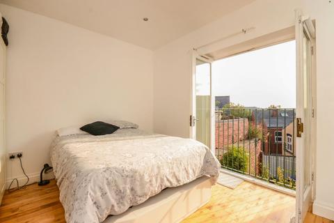 52 Daniel Hill, Sheffield, S6 3JF