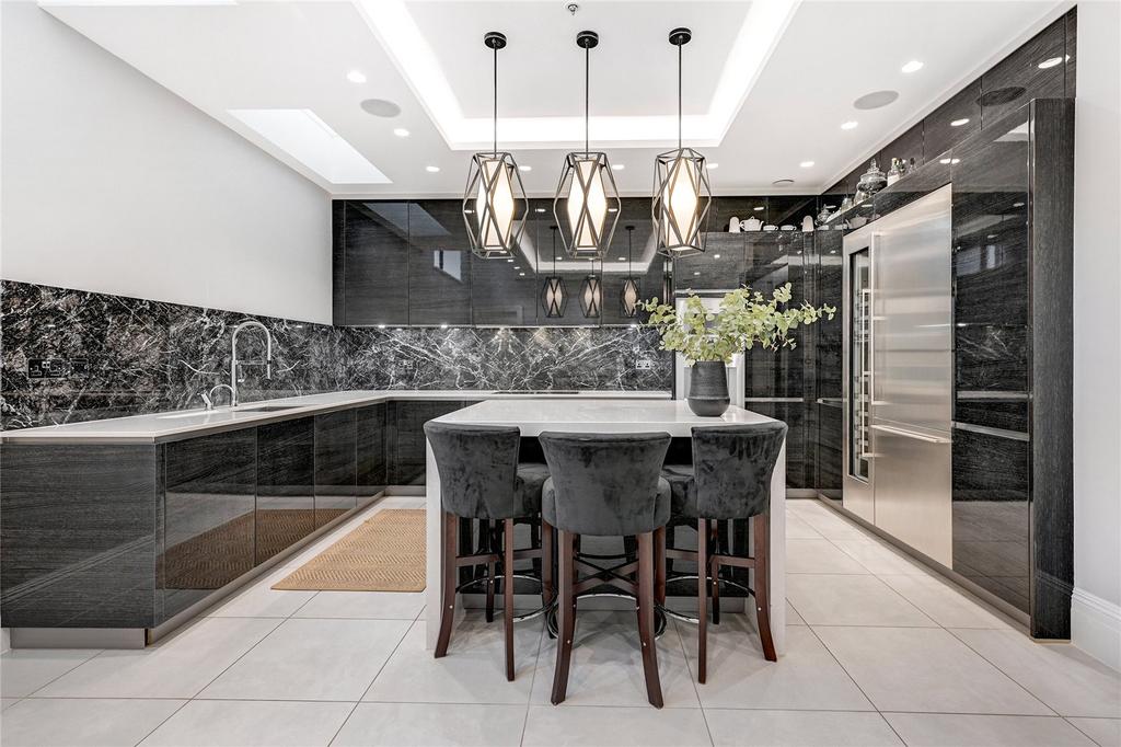 Old Garden House, Bridge Lane, London, SW11 3 bed semidetached house