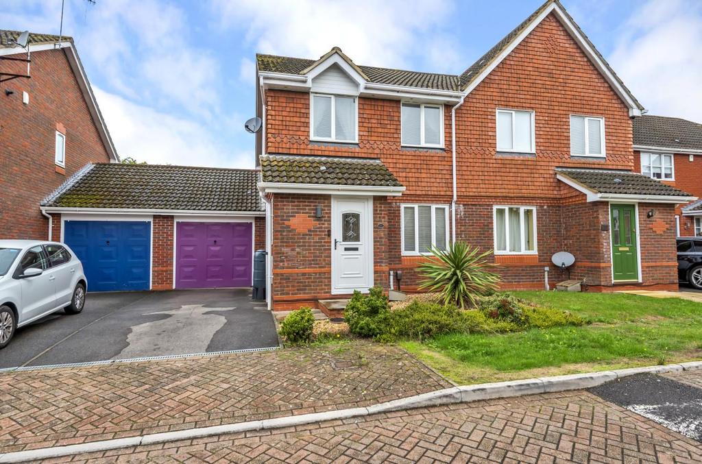 Fairbairn Walk, Chandler's Ford 3 bed semidetached house for sale £