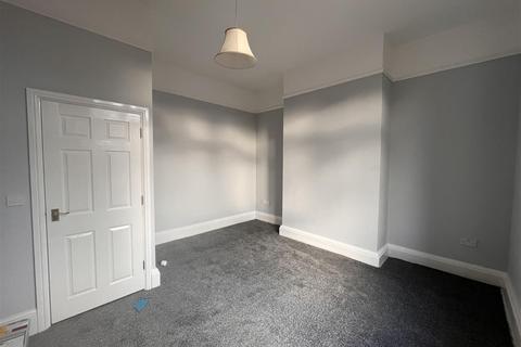 2 bedroom flat to rent - Park Dale East, Wolverhampton