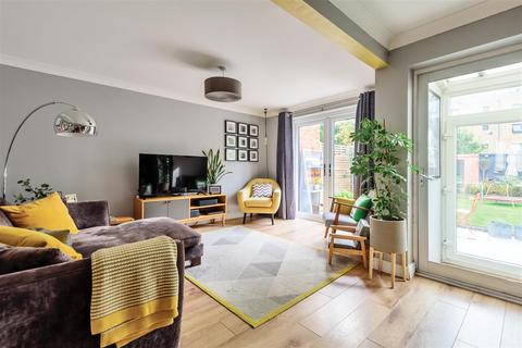 94 Corbet Close, Wallington, SM6 7AR