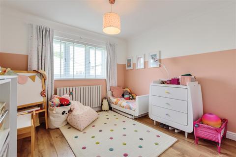 94 Corbet Close, Wallington, SM6 7AR
