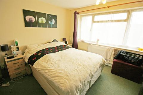 2 bedroom apartment for sale - Montpellier Court, St. Leonards Road, Windsor