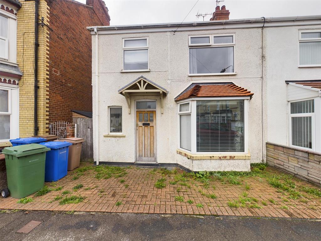 Elma Villas, Bridlington 3 bed semidetached house £165,000