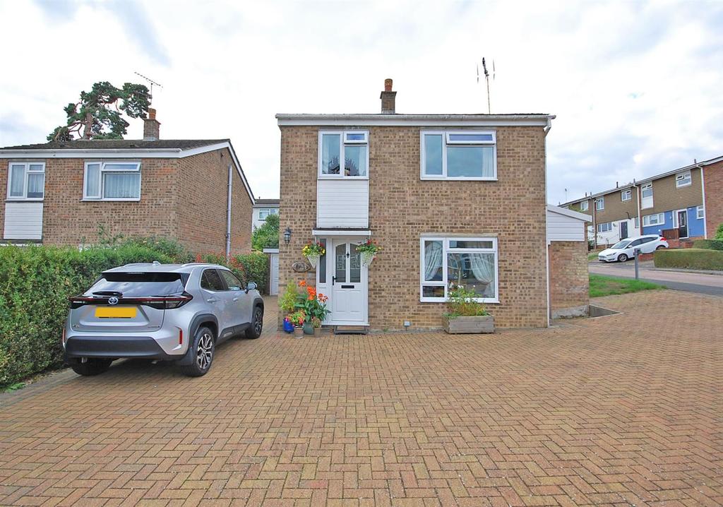 the-kentings-braintree-3-bed-detached-house-375-000