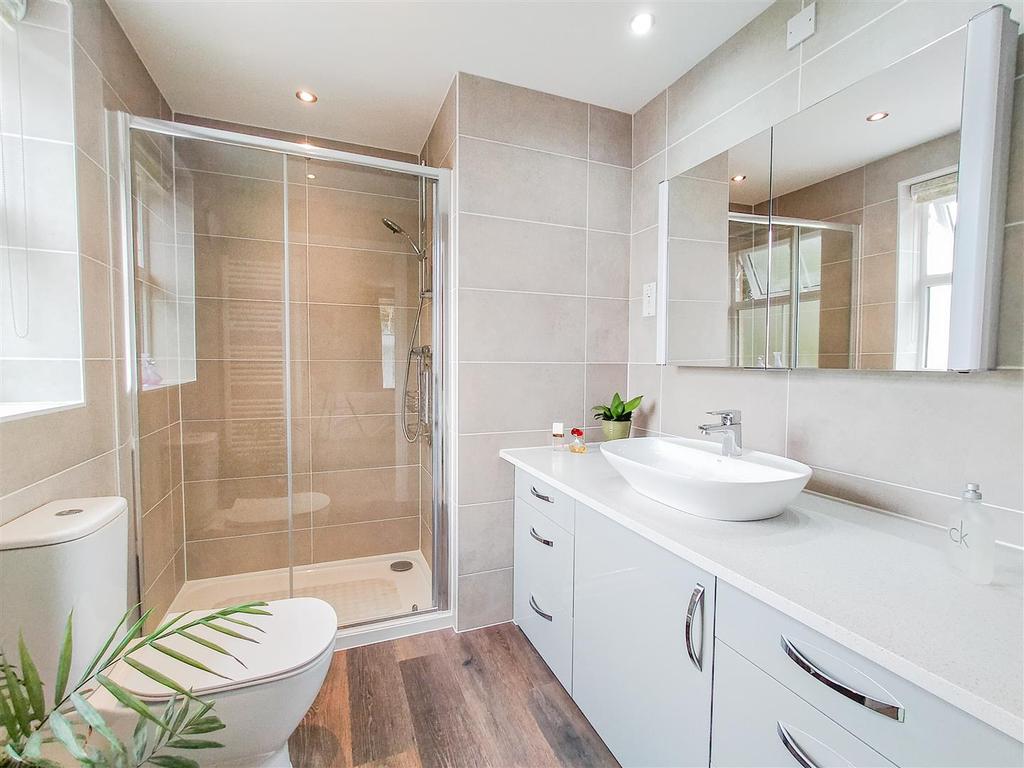 Master Ensuite