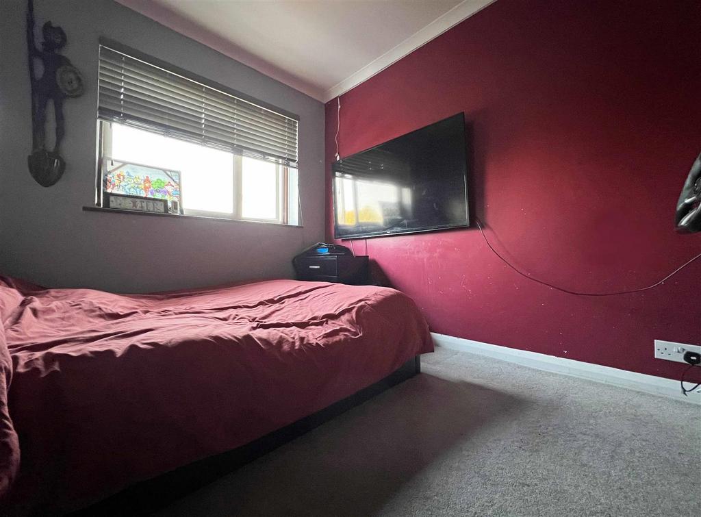 Bed 2b.jpg