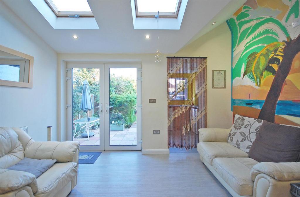Family Room c.jpg