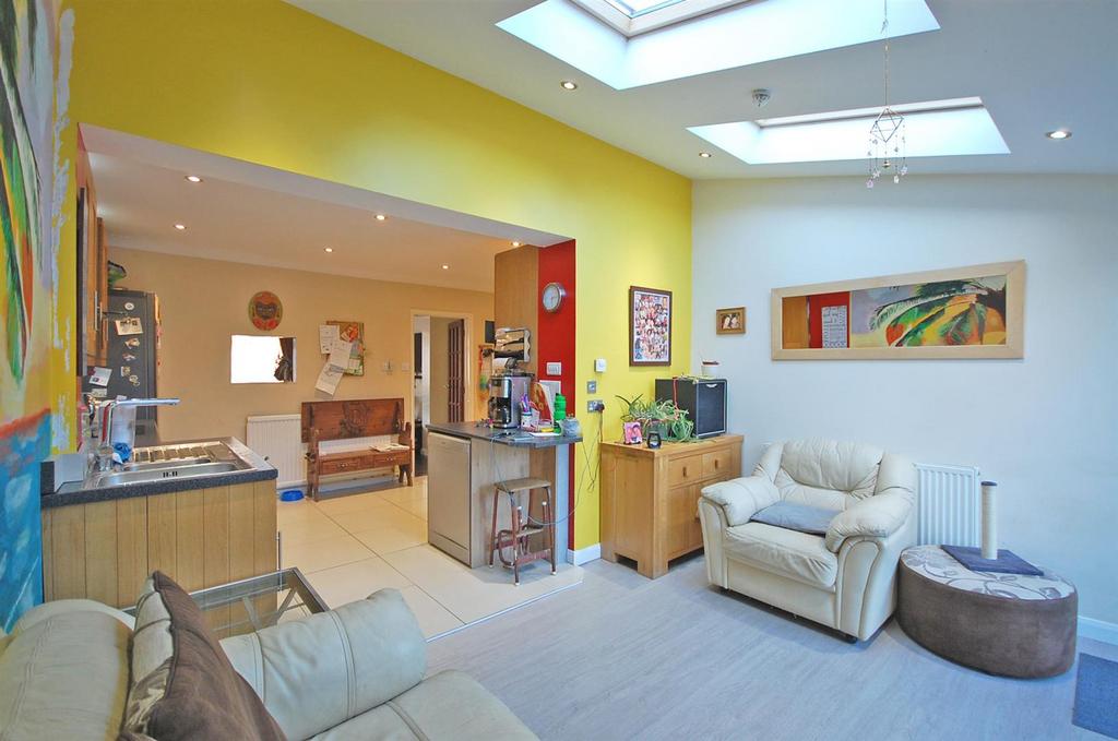 Family Room b.jpg