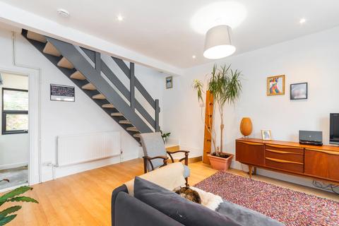 10 Agate Street, Bristol, BS3 3AG