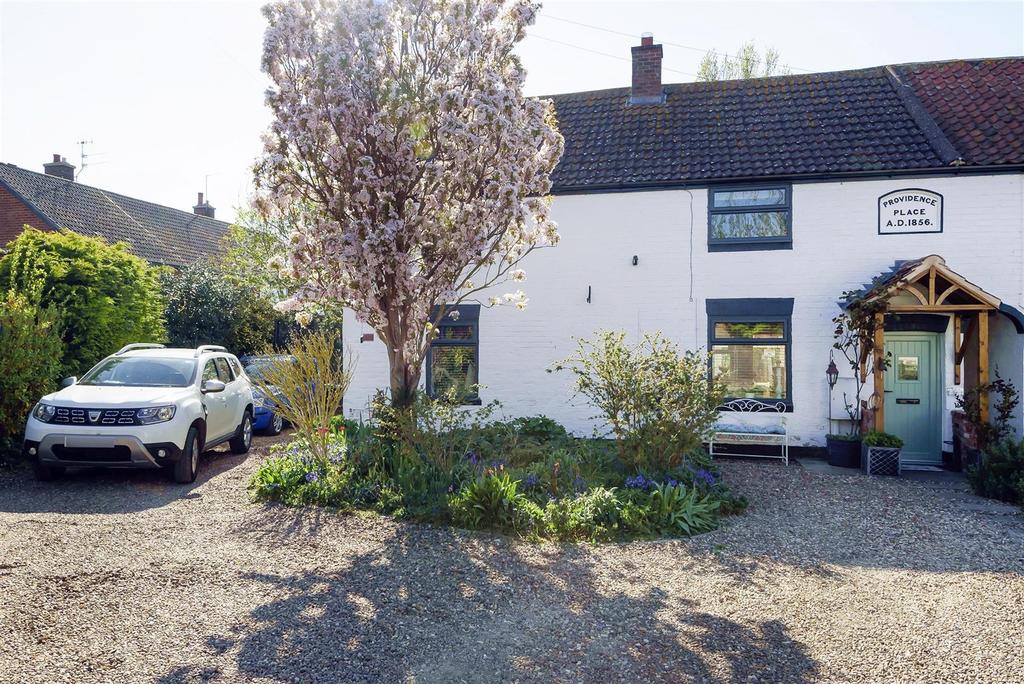 Providence Place, Coningsby, Lincoln, Lincs, LN4 4TA 4 bed cottage £