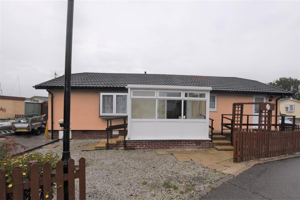 Tremarle Home Park, North Roskear, Camborne 2 bed park home for sale
