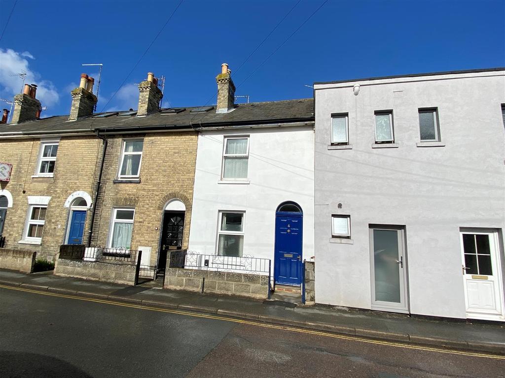 St. Marys Road, Cowes 3 bed terraced house £235,000