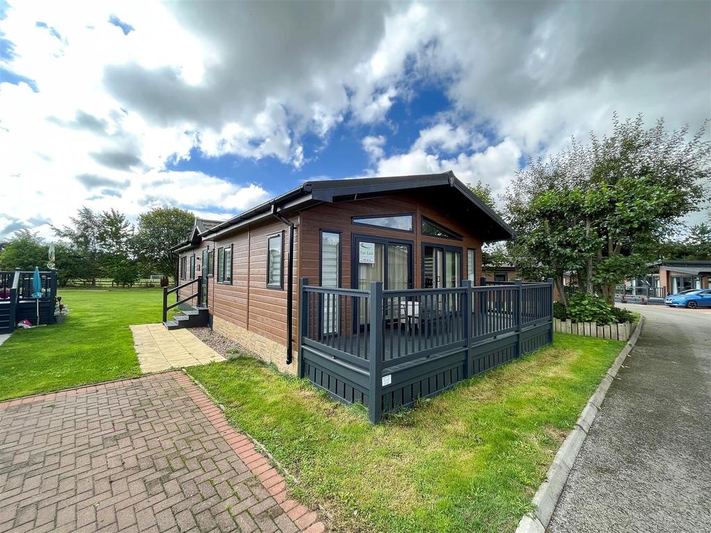 south-kilvington-thirsk-2-bed-park-home-for-sale-119-500