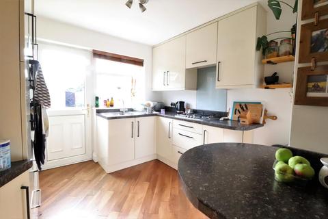 2 Gresham Avenue, Leamington Spa, CV32 7RA